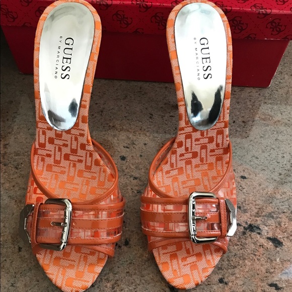 Guess Sandals 8.5 - Picture 2 of 4